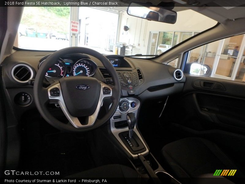 Lightning Blue / Charcoal Black 2018 Ford Fiesta SE Hatchback
