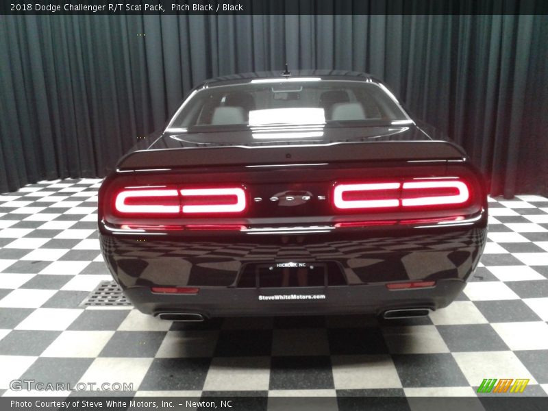 Pitch Black / Black 2018 Dodge Challenger R/T Scat Pack