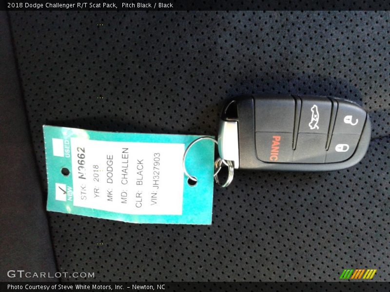 Pitch Black / Black 2018 Dodge Challenger R/T Scat Pack