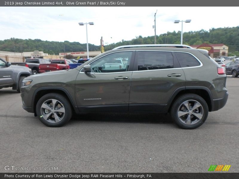 Olive Green Pearl / Black/Ski Grey 2019 Jeep Cherokee Limited 4x4