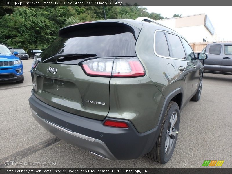 Olive Green Pearl / Black/Ski Grey 2019 Jeep Cherokee Limited 4x4