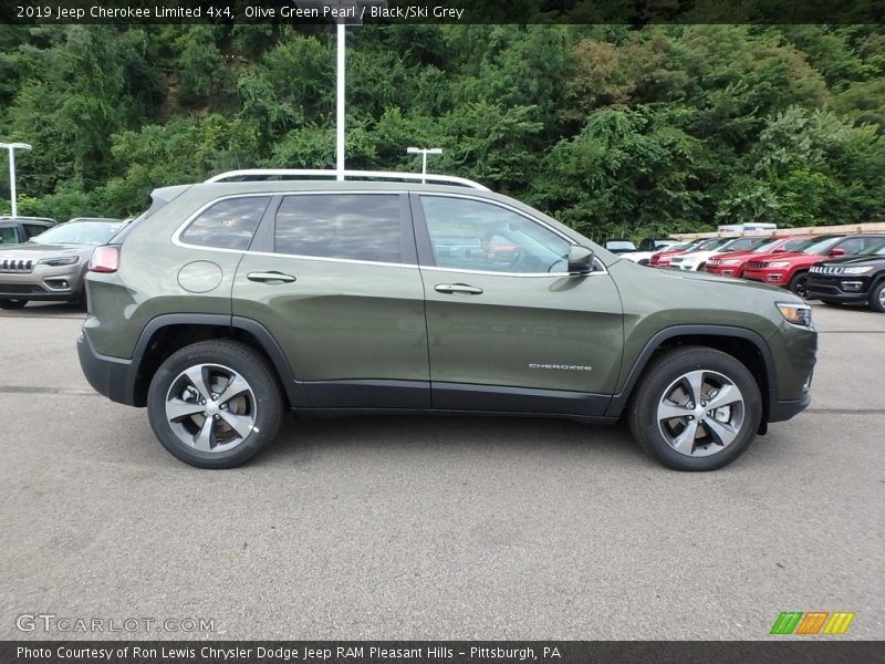 Olive Green Pearl / Black/Ski Grey 2019 Jeep Cherokee Limited 4x4