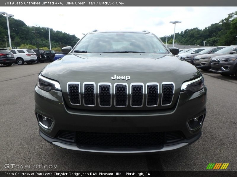 Olive Green Pearl / Black/Ski Grey 2019 Jeep Cherokee Limited 4x4