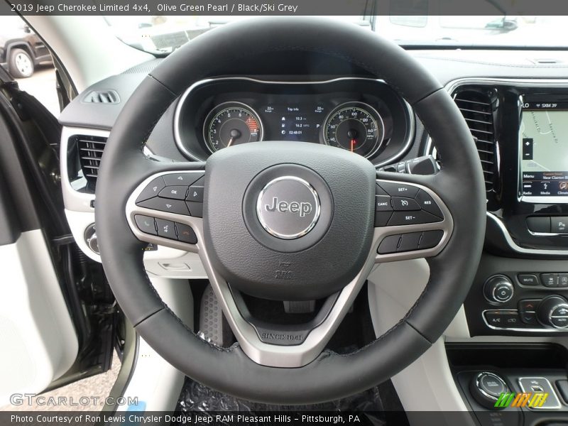 Olive Green Pearl / Black/Ski Grey 2019 Jeep Cherokee Limited 4x4