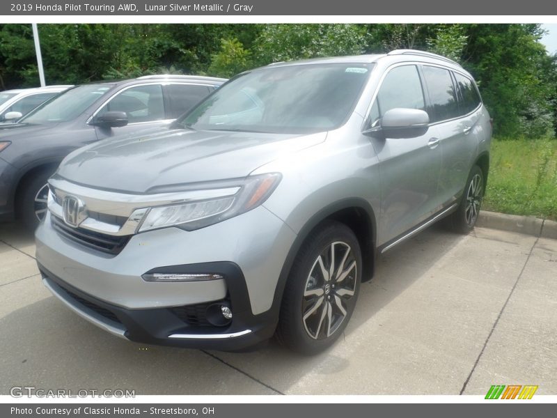 Lunar Silver Metallic / Gray 2019 Honda Pilot Touring AWD