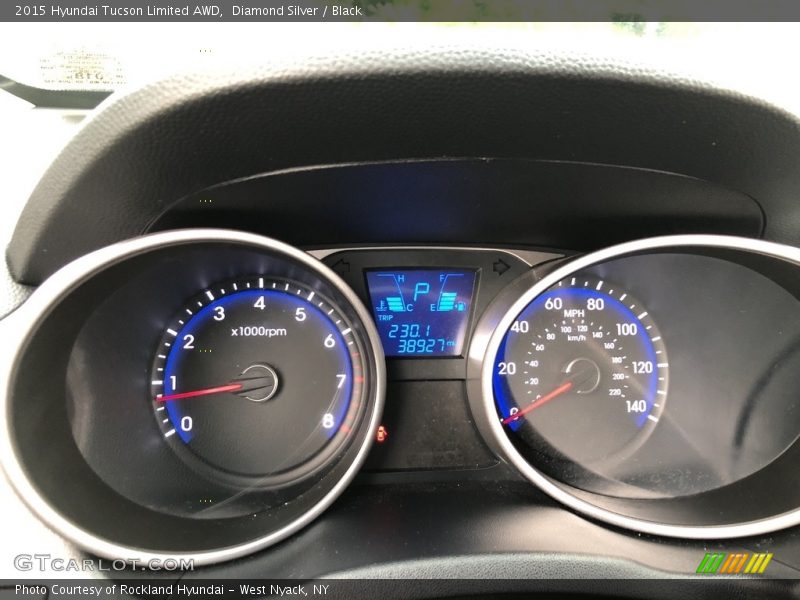 Diamond Silver / Black 2015 Hyundai Tucson Limited AWD