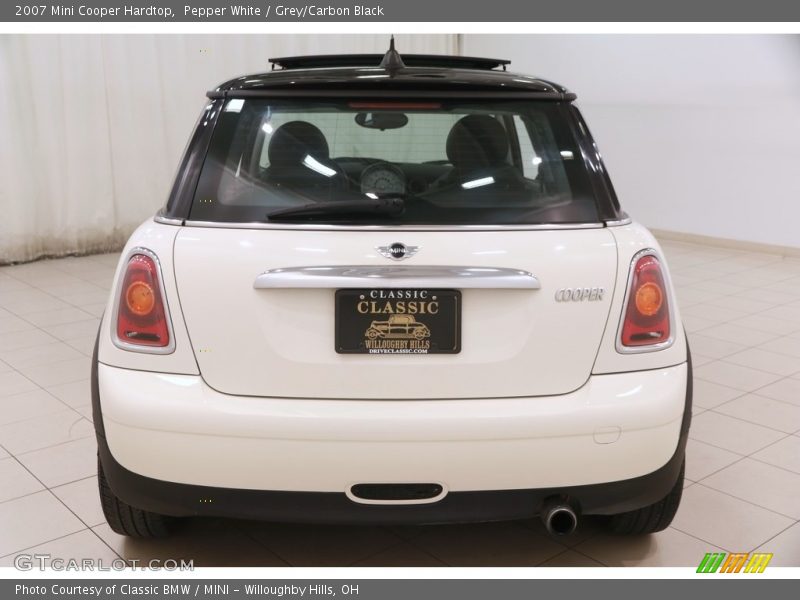 Pepper White / Grey/Carbon Black 2007 Mini Cooper Hardtop