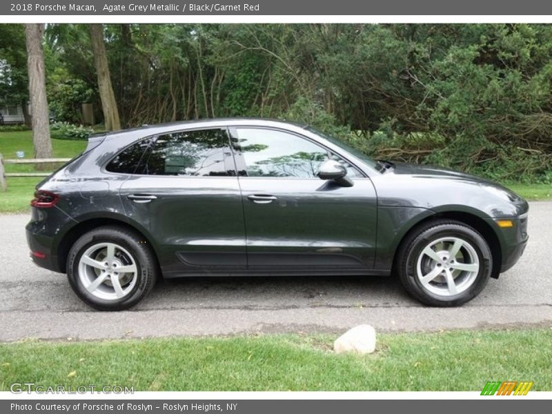 Agate Grey Metallic / Black/Garnet Red 2018 Porsche Macan