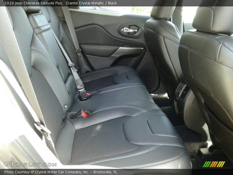Granite Crystal Metallic / Black 2019 Jeep Cherokee Latitude Plus