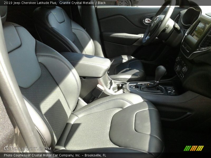 Granite Crystal Metallic / Black 2019 Jeep Cherokee Latitude Plus