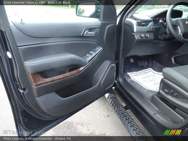 Black / Jet Black 2019 Chevrolet Tahoe LS 4WD