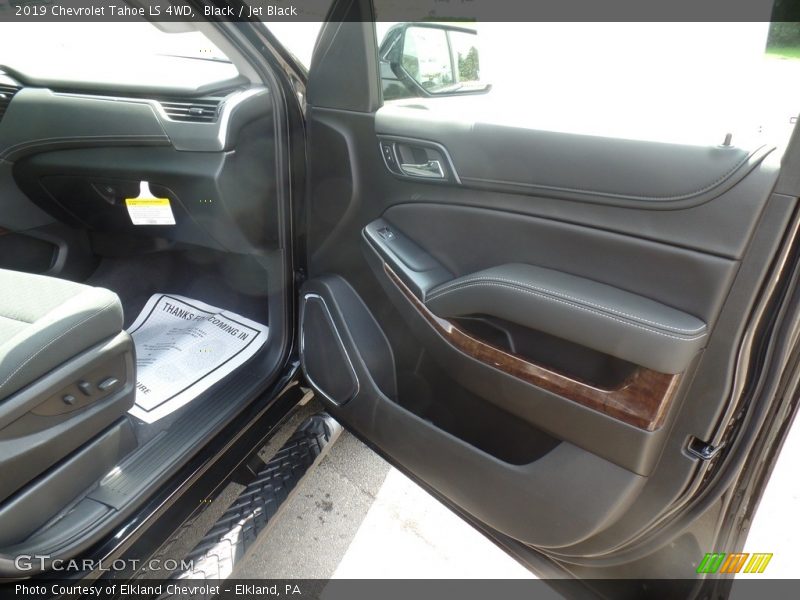Black / Jet Black 2019 Chevrolet Tahoe LS 4WD