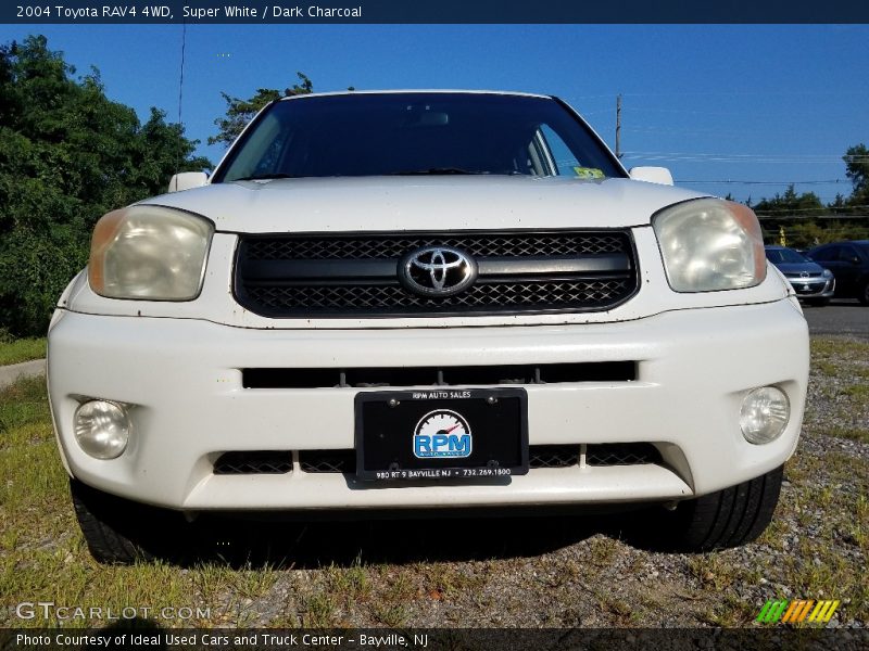 Super White / Dark Charcoal 2004 Toyota RAV4 4WD