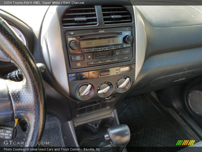 Super White / Dark Charcoal 2004 Toyota RAV4 4WD