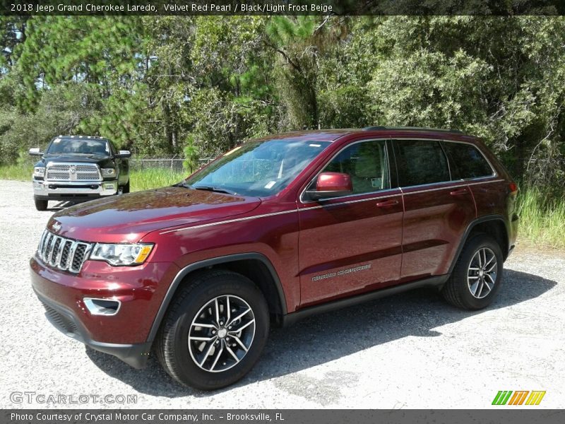 Velvet Red Pearl / Black/Light Frost Beige 2018 Jeep Grand Cherokee Laredo