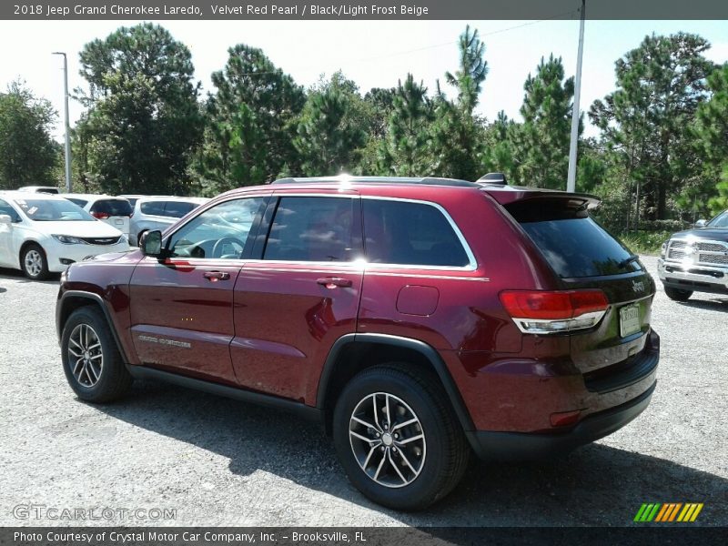 Velvet Red Pearl / Black/Light Frost Beige 2018 Jeep Grand Cherokee Laredo
