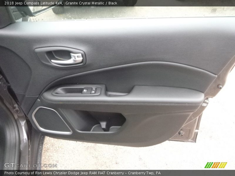 Granite Crystal Metallic / Black 2018 Jeep Compass Latitude 4x4