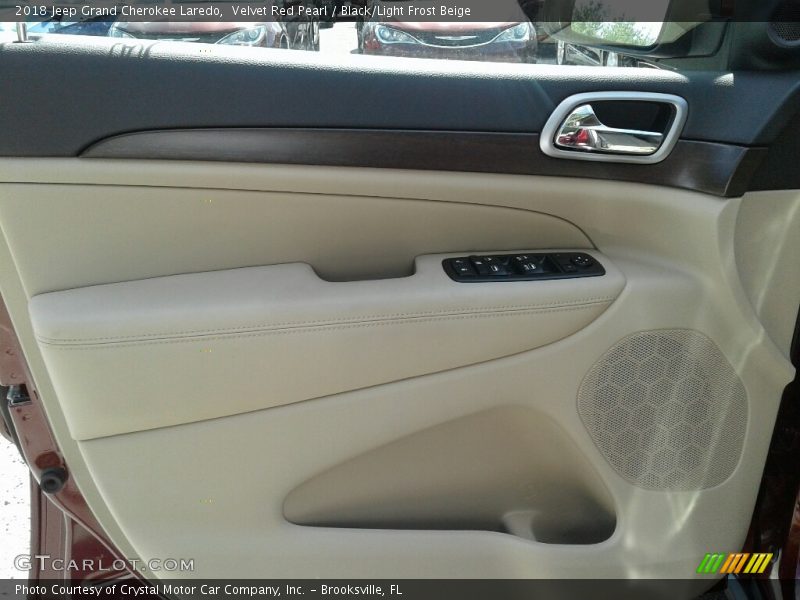 Velvet Red Pearl / Black/Light Frost Beige 2018 Jeep Grand Cherokee Laredo