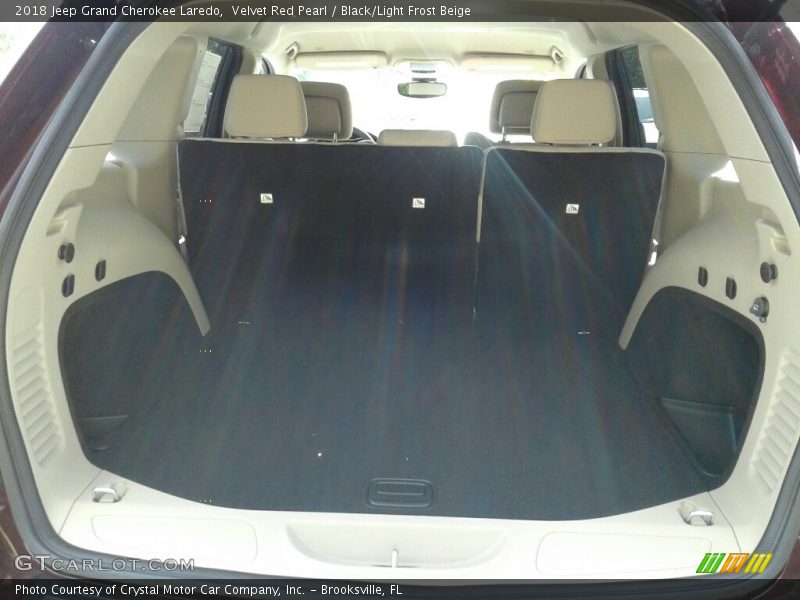 Velvet Red Pearl / Black/Light Frost Beige 2018 Jeep Grand Cherokee Laredo