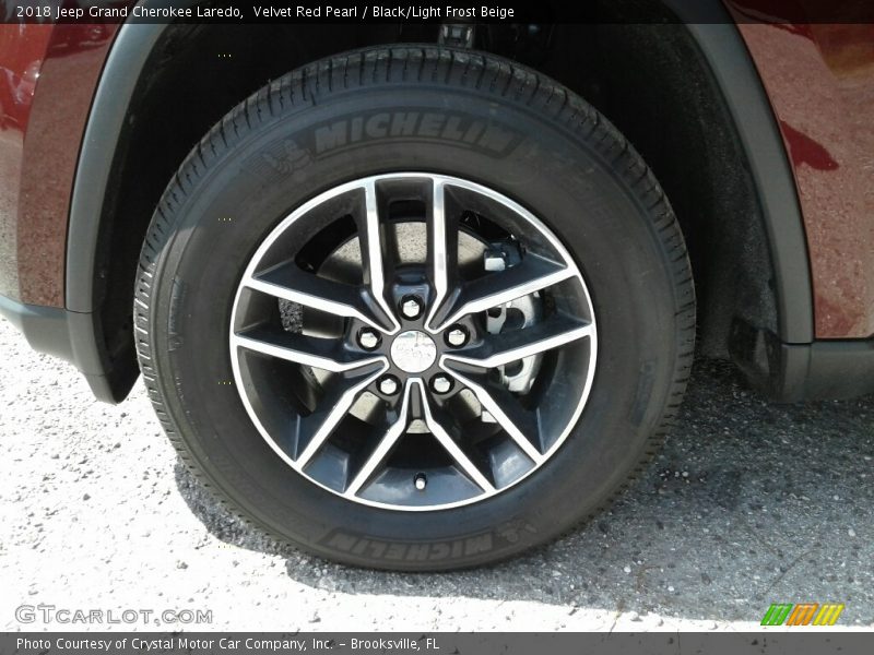 Velvet Red Pearl / Black/Light Frost Beige 2018 Jeep Grand Cherokee Laredo