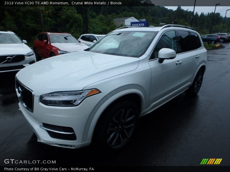 Crystal White Metallic / Blonde 2019 Volvo XC90 T6 AWD Momentum