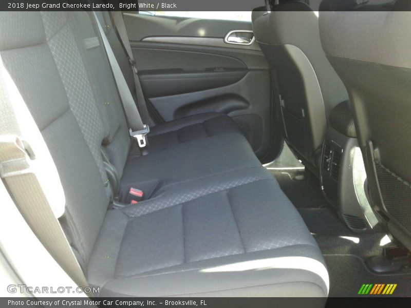 Bright White / Black 2018 Jeep Grand Cherokee Laredo