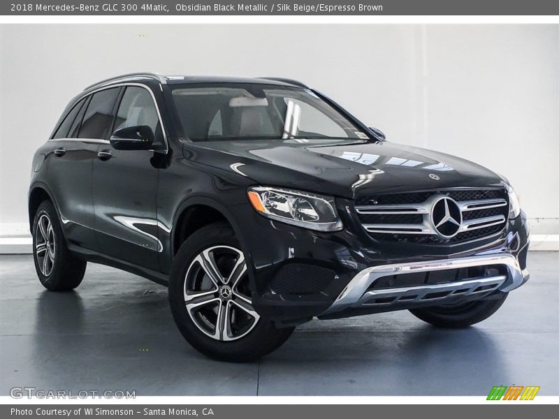 Front 3/4 View of 2018 GLC 300 4Matic