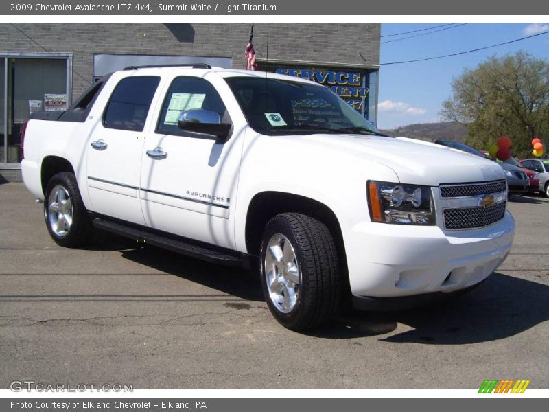 Summit White / Light Titanium 2009 Chevrolet Avalanche LTZ 4x4
