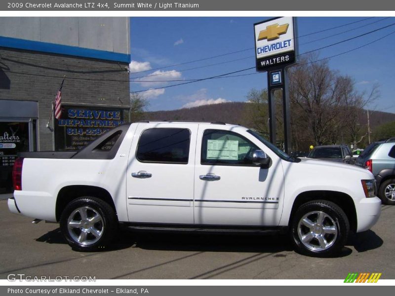 Summit White / Light Titanium 2009 Chevrolet Avalanche LTZ 4x4