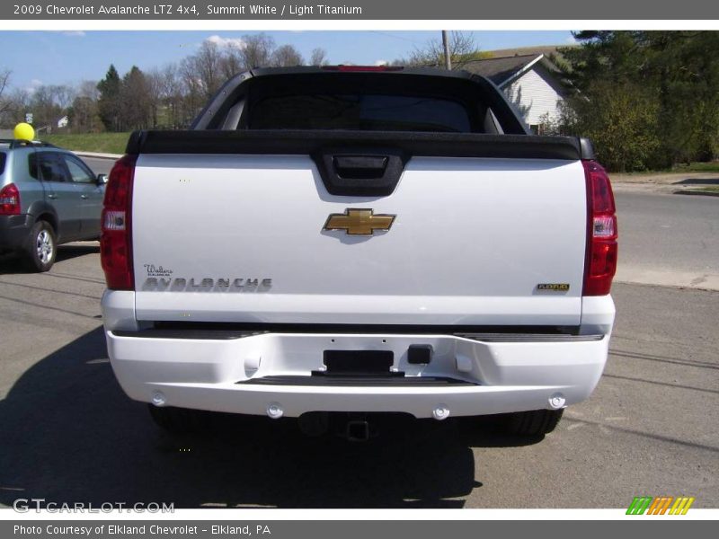 Summit White / Light Titanium 2009 Chevrolet Avalanche LTZ 4x4