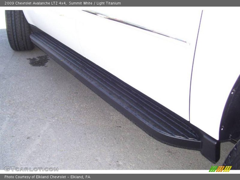 Summit White / Light Titanium 2009 Chevrolet Avalanche LTZ 4x4