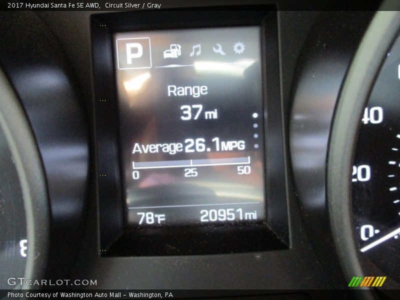 Circuit Silver / Gray 2017 Hyundai Santa Fe SE AWD