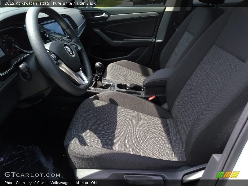 Pure White / Titan Black 2019 Volkswagen Jetta S