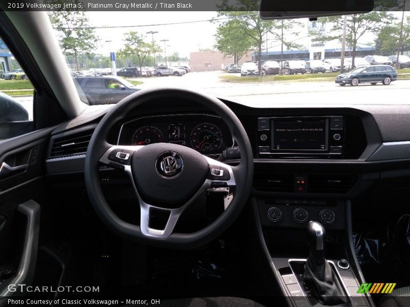Platinum Gray Metallic / Titan Black 2019 Volkswagen Jetta S