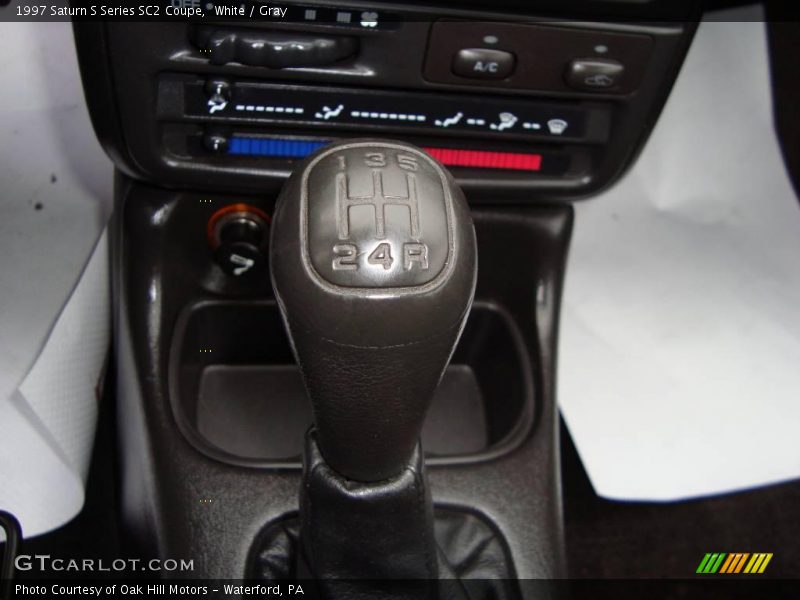 White / Gray 1997 Saturn S Series SC2 Coupe