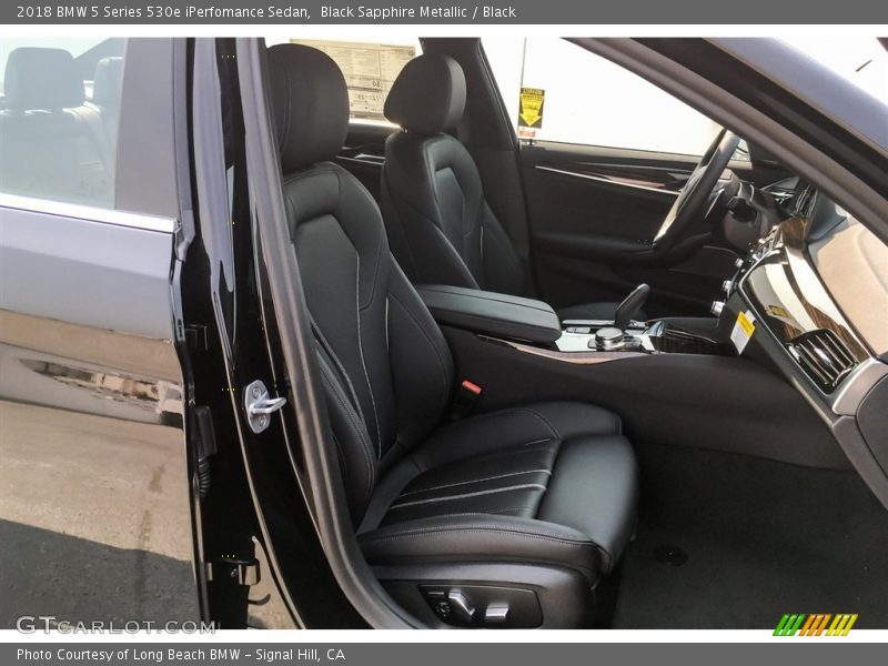 Black Sapphire Metallic / Black 2018 BMW 5 Series 530e iPerfomance Sedan
