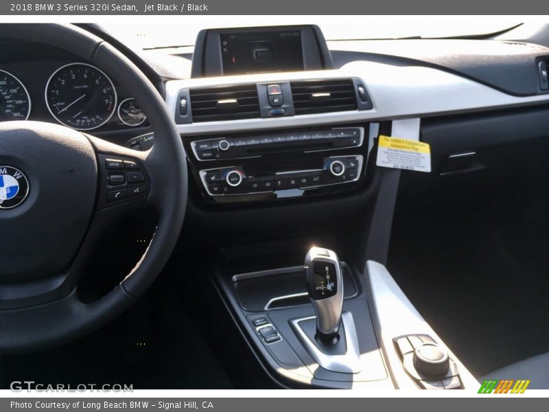 Jet Black / Black 2018 BMW 3 Series 320i Sedan