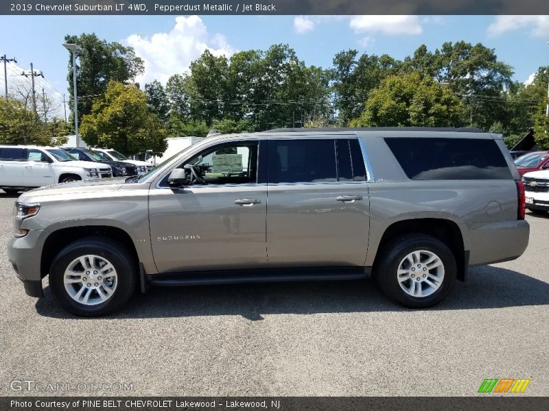  2019 Suburban LT 4WD Pepperdust Metallic