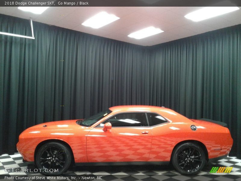 Go Mango / Black 2018 Dodge Challenger SXT