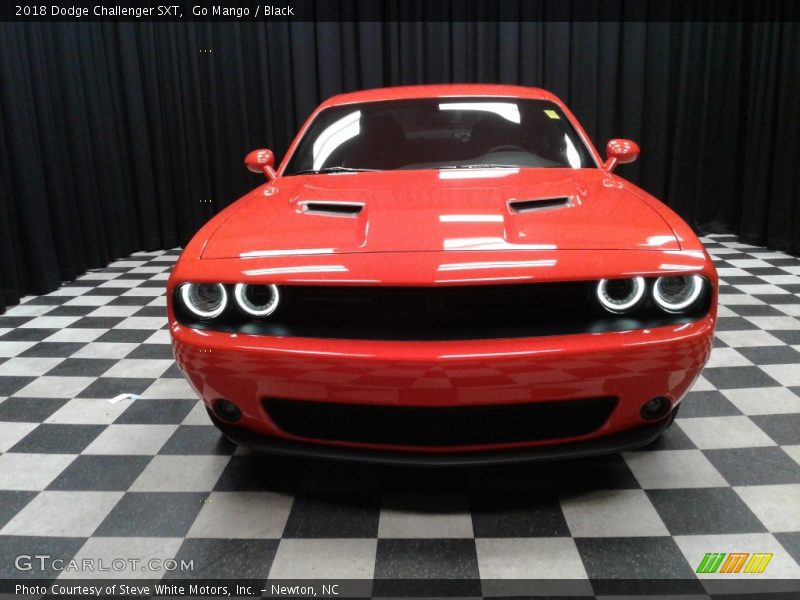 Go Mango / Black 2018 Dodge Challenger SXT