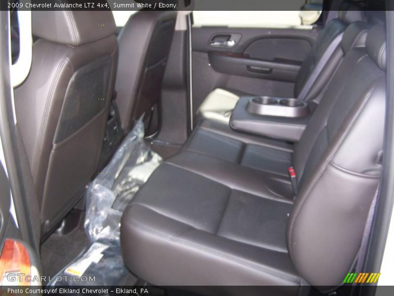 Summit White / Ebony 2009 Chevrolet Avalanche LTZ 4x4