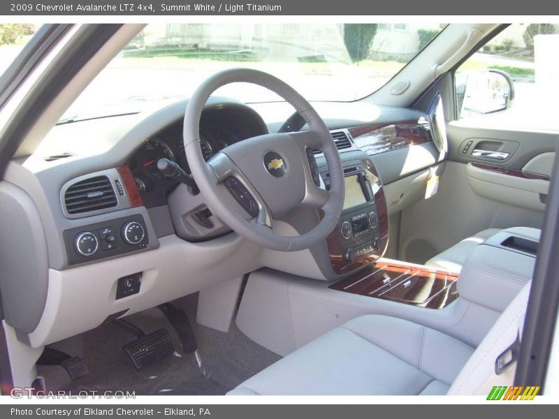 Summit White / Light Titanium 2009 Chevrolet Avalanche LTZ 4x4