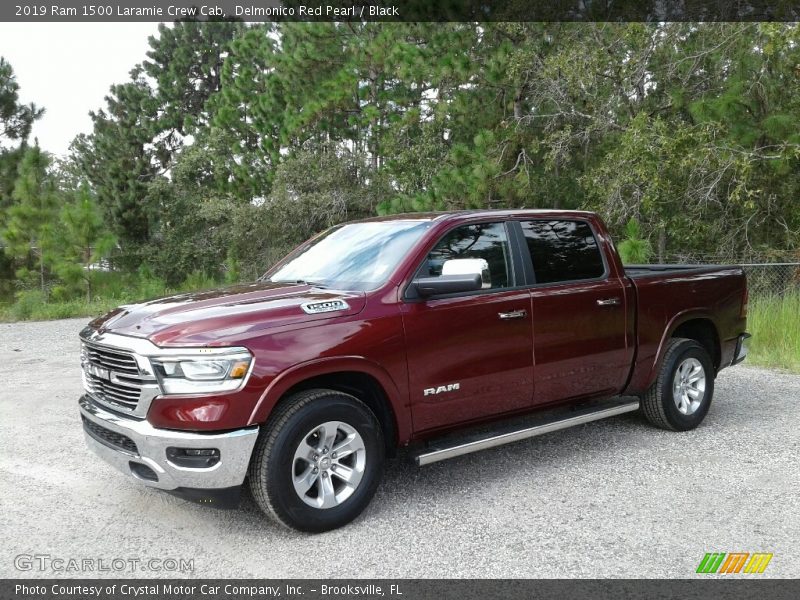 Front 3/4 View of 2019 1500 Laramie Crew Cab