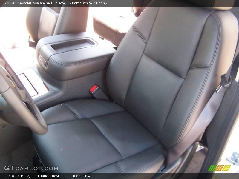 Summit White / Ebony 2009 Chevrolet Avalanche LTZ 4x4