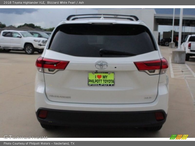 Blizzard White Pearl / Ash 2018 Toyota Highlander XLE