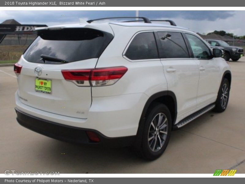 Blizzard White Pearl / Ash 2018 Toyota Highlander XLE