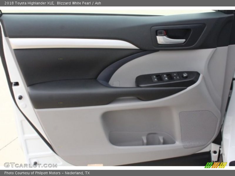 Blizzard White Pearl / Ash 2018 Toyota Highlander XLE