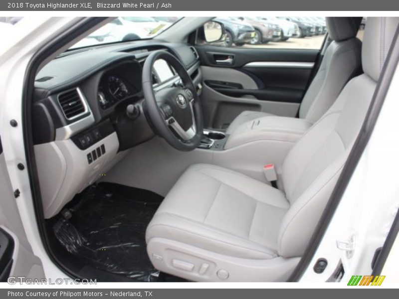 Blizzard White Pearl / Ash 2018 Toyota Highlander XLE