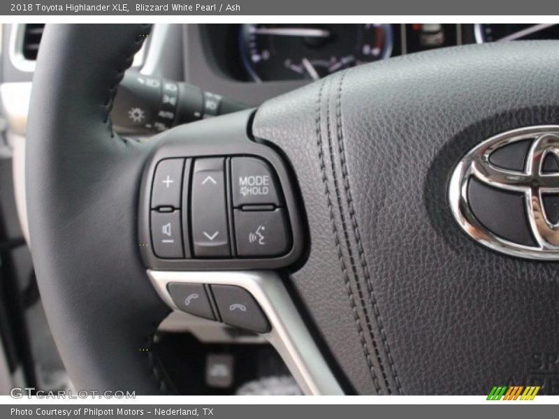 Blizzard White Pearl / Ash 2018 Toyota Highlander XLE
