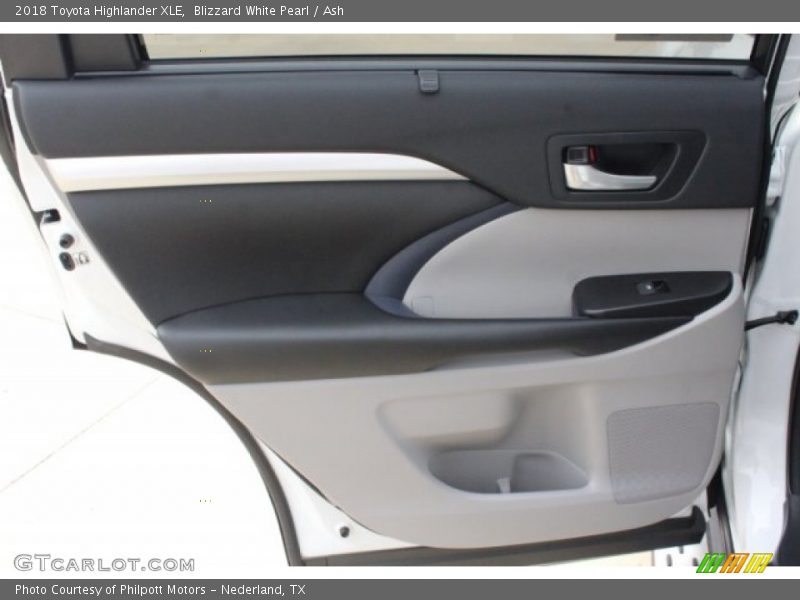 Blizzard White Pearl / Ash 2018 Toyota Highlander XLE